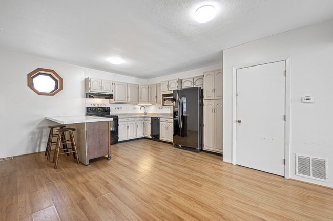 Foto del edificio - 98 Linwood St