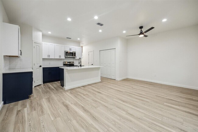 Foto del edificio - NEVER BEEN LIVED IN, NEW CONSTRUCTION!