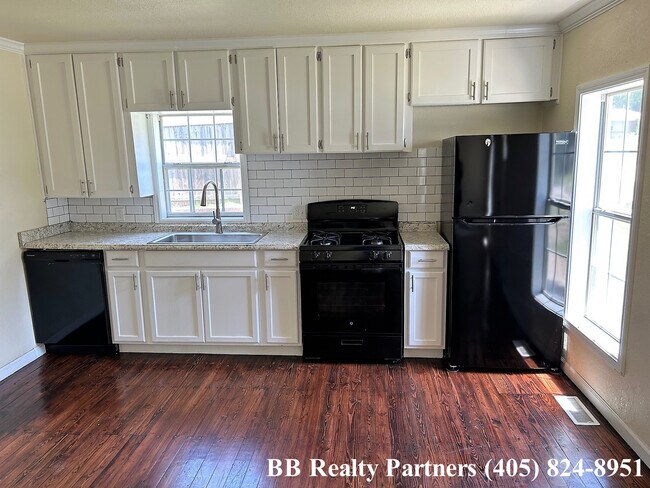 Foto del edificio - 3407 E 38th St