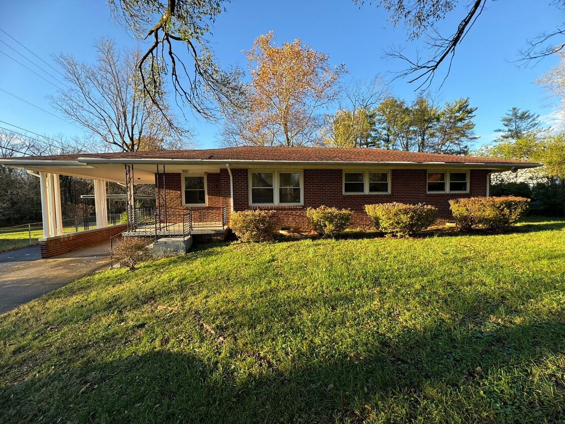 Foto principal - Single Family Home in Clarksville