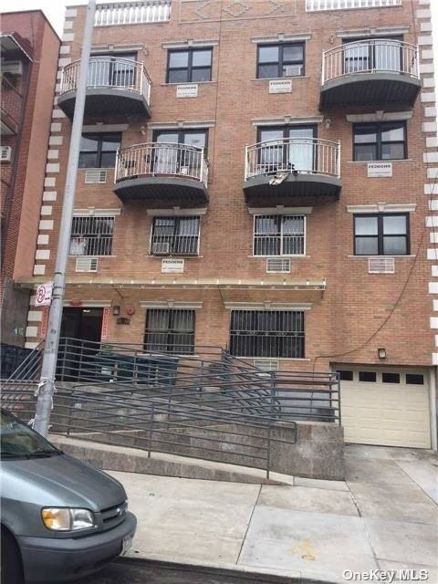 Primary Photo - 4040 68th St
