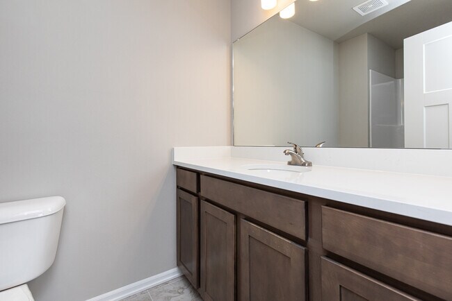 Foto del edificio - 6128 Bradford Ln
