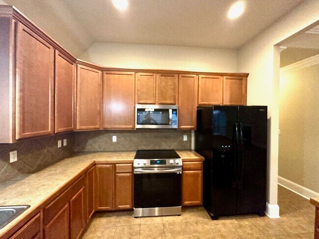 Building Photo - 41188 Lakeway Cove Ave