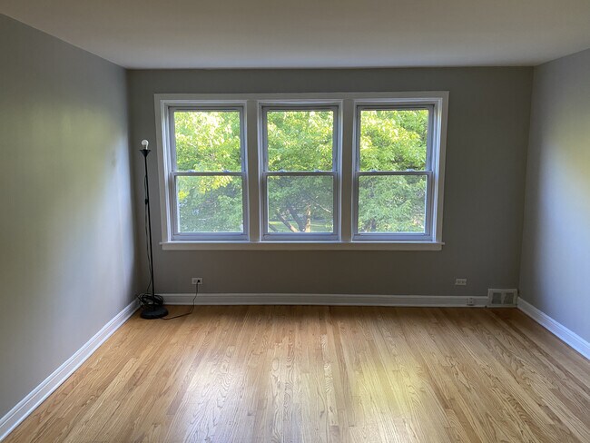 Living Room - 3242 W Hollywood Ave