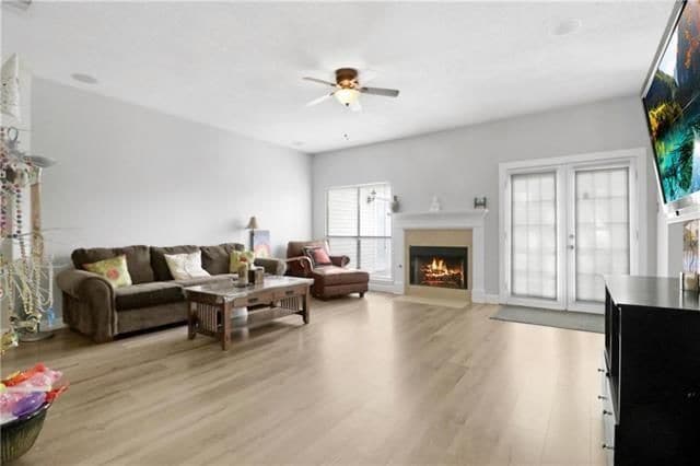 Building Photo - 824 Destin St