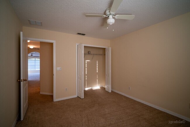 Foto del edificio - 2136 Shadow Creek Dr