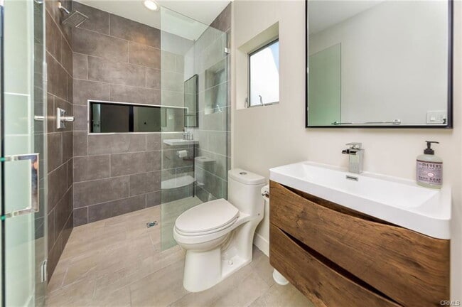 Foto del edificio - 6251 Aura Ave