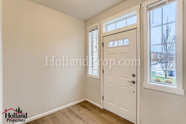 Building Photo - Beautiful Hillsboro Condo With a Garage!