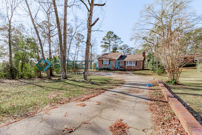 Building Photo - NOW OFFERING $250 OFF THE FIRST FULL MONTH...