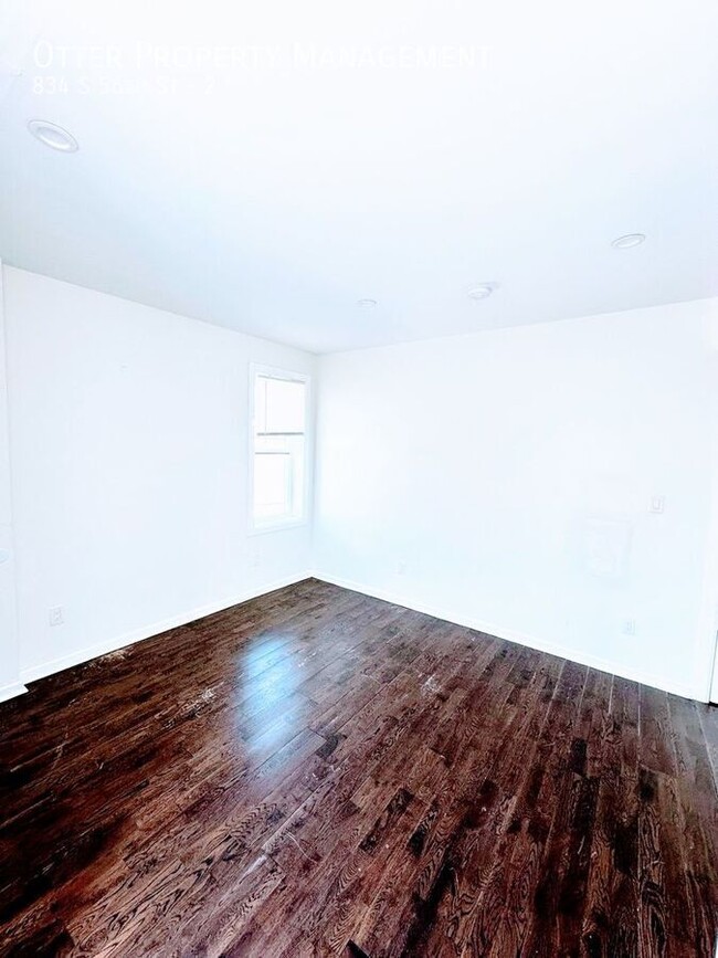 Building Photo - 834 S 56th St