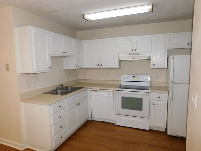 Building Photo - Flexible lease terms