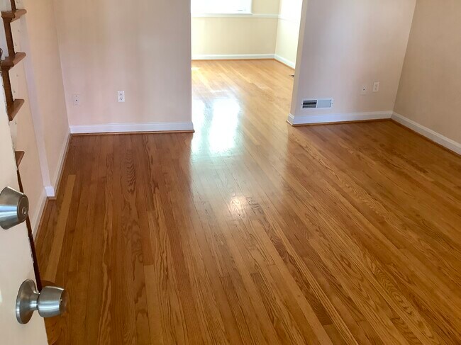 Building Photo - 1408 Stapler Pl