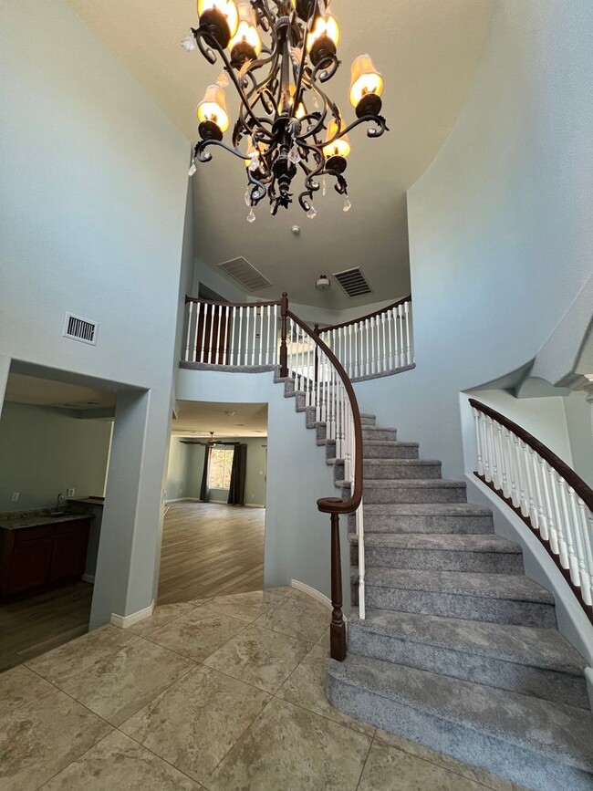 Building Photo - Beautiful Henderson Home!