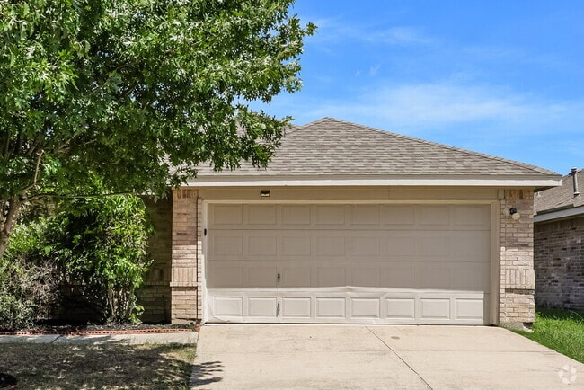 Building Photo - 4736 Cedar Springs Dr