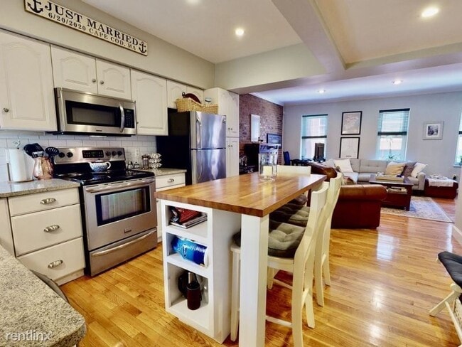 Building Photo - 1 br, 1 bath Condo - 152 Prince St 6 Unit 6