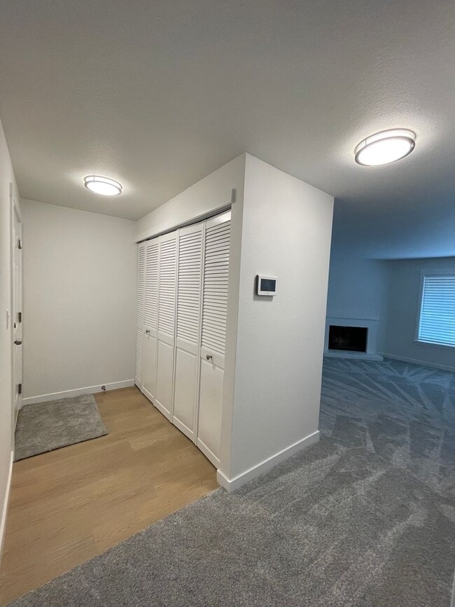 Building Photo - Bluegrass 2 bedroom 2 bath
