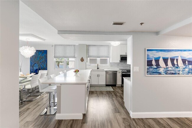 Foto del edificio - 97 Sunset Dr