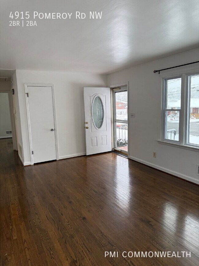 Foto del edificio - 4915 Pomeroy Rd NW