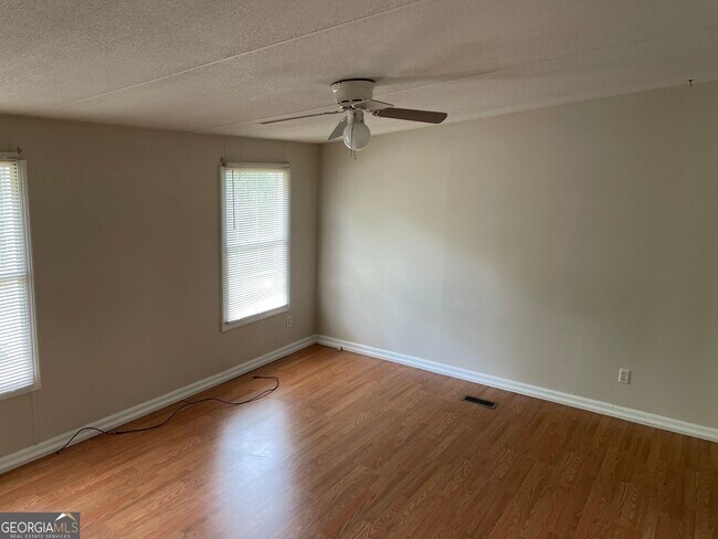 Foto del edificio - 1640 Yarbrough Rd NE
