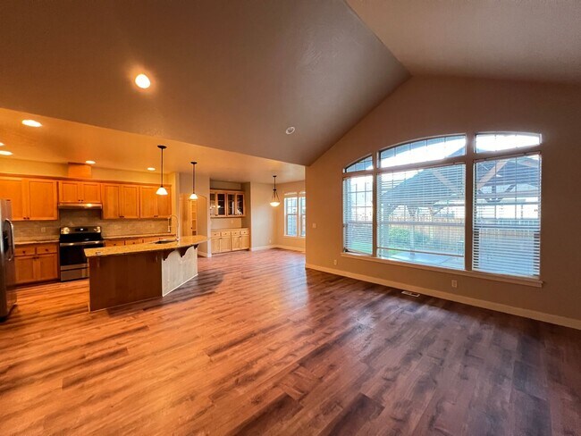 Building Photo - $250.00 Off Move in Costs - Dog Friendly V...