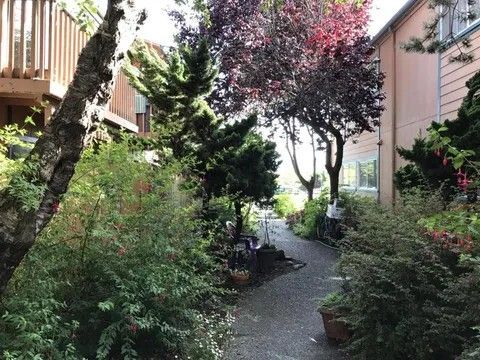 Foto del edificio - 1080 8th St