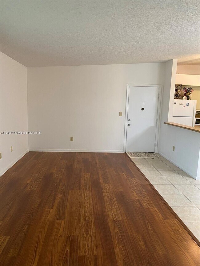 Foto del edificio - 10407 E Clairmont Cir