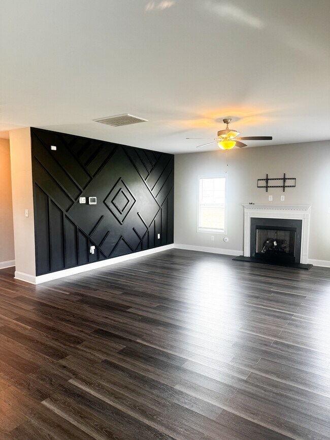 Foto del edificio - 182 Turkey Trot Ln