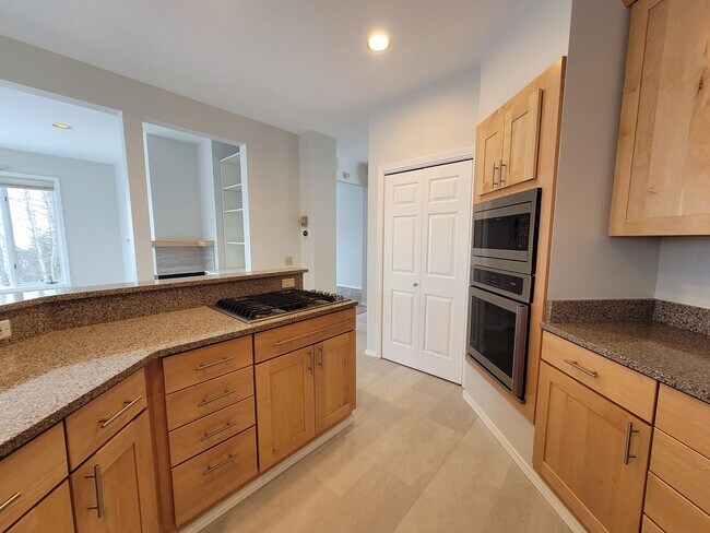 Foto del edificio - 18530 King Eider Ln