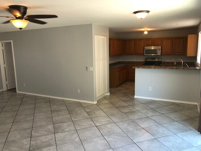 Foto del edificio - 11818 W Sunnyside Dr