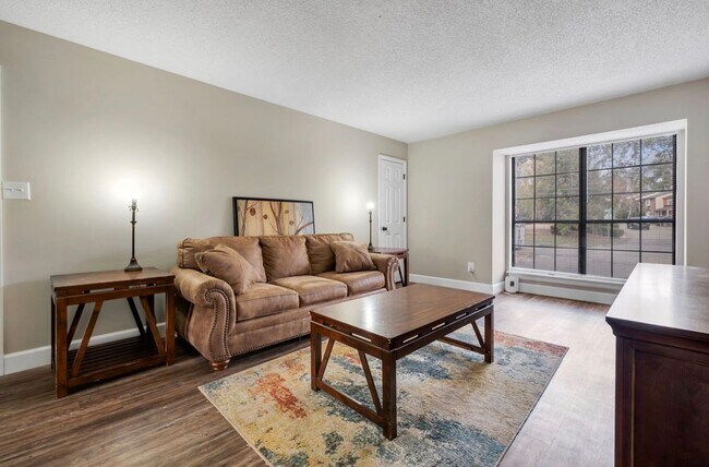 Foto del edificio - 1957 Darryl Dr