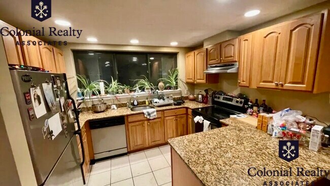 Foto del edificio - 85 Brainerd Rd