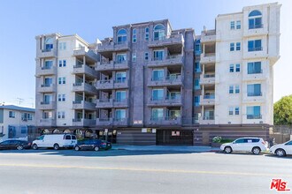 Building Photo - 848 Irolo St