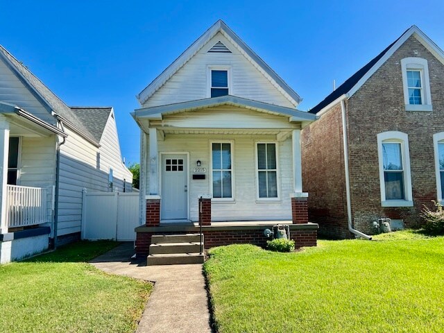 Primary Photo - 2215 W Delaware St