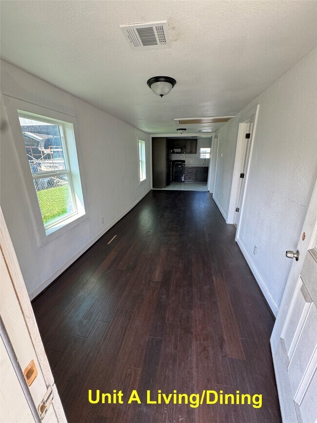 Foto del edificio - 8214 Livingston St