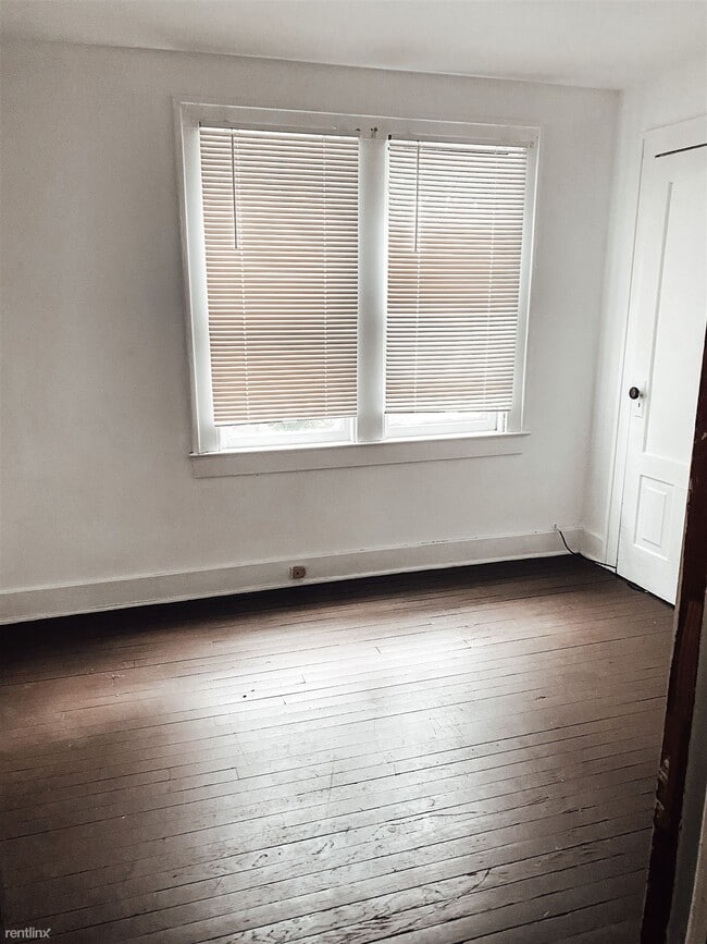 Building Photo - 2 br, 1 bath Duplex - 702 Avon St