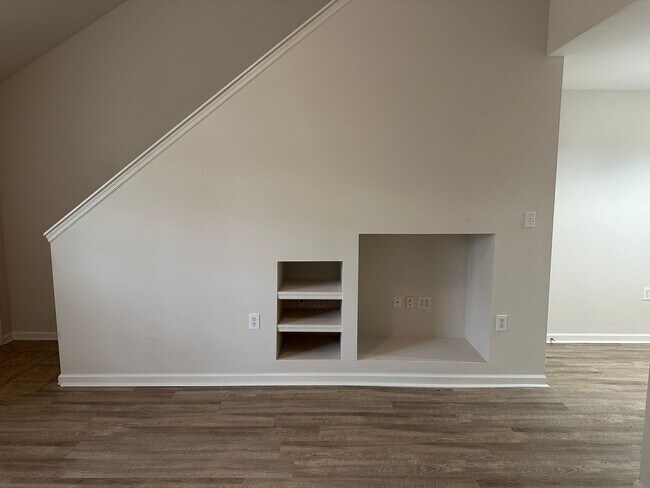 Photo - 2738 W Tharpe St Apartment
