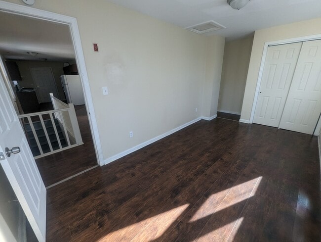 Building Photo - 249 Wallace St