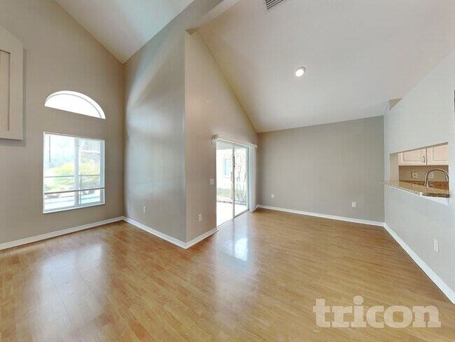 Foto del edificio - 1446 Firewheel Dr