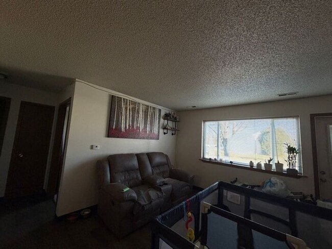 Building Photo - $950 | 2 Bedroom, 1 Bathroom Apartment | Pet Friendly* | Available for February 1st, 2026 Move In!*