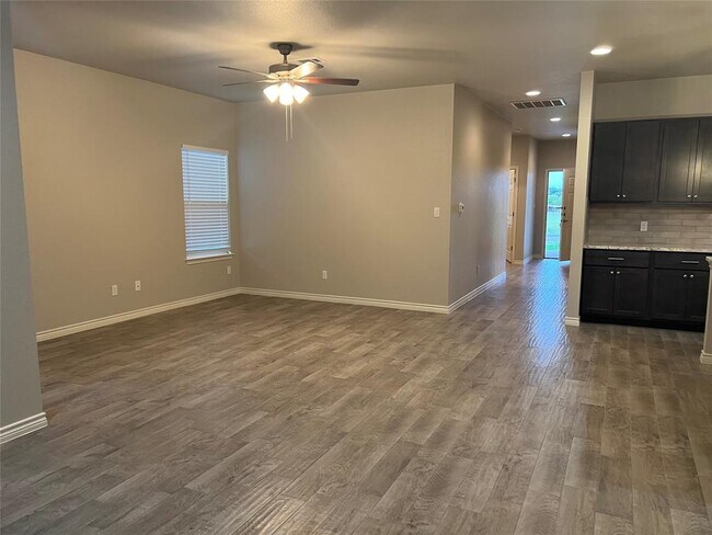 Foto del edificio - 629 County Rd 306