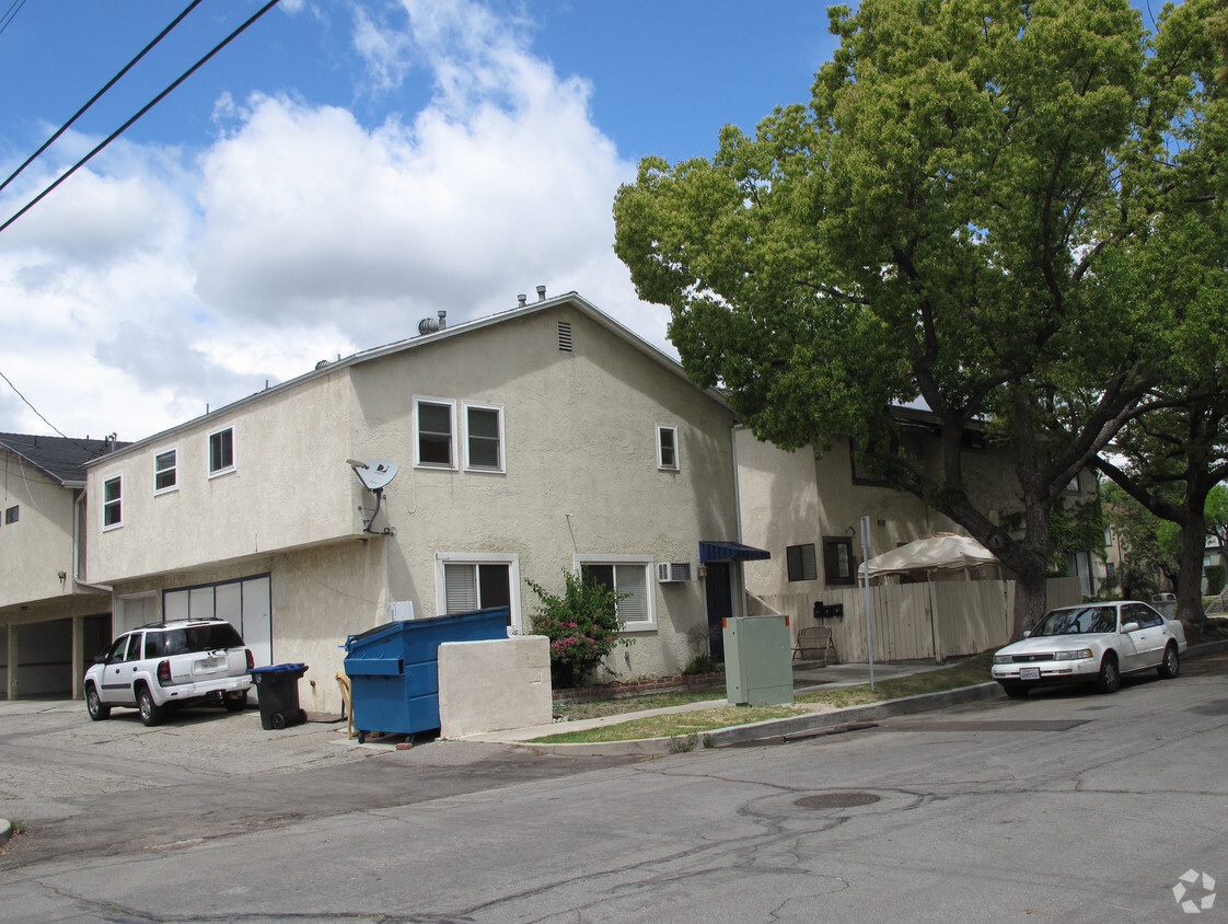 Building Photo - 2800 W Victory Blvd
