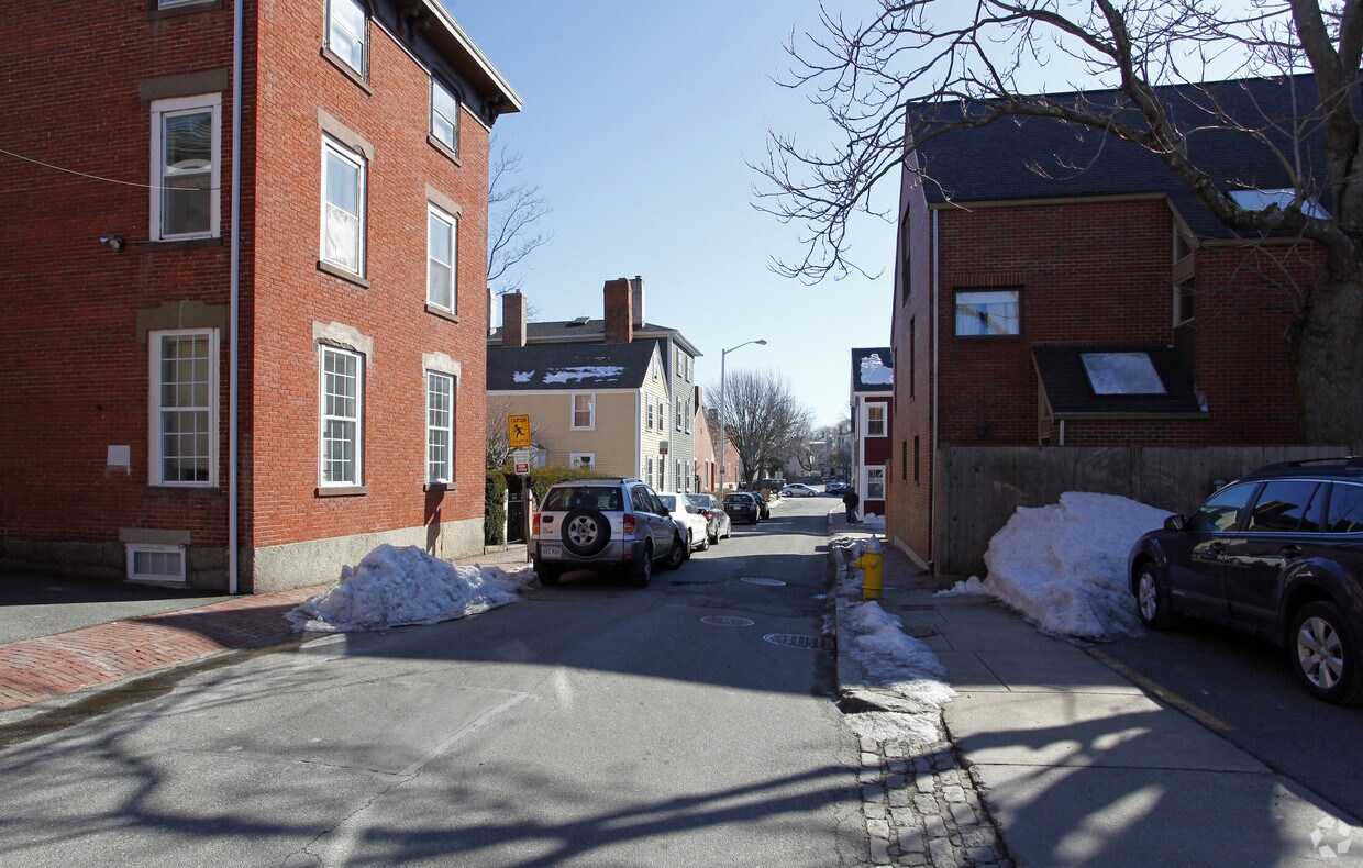 7 Crombie St, Salem, MA 01970 Apartments in Salem, MA