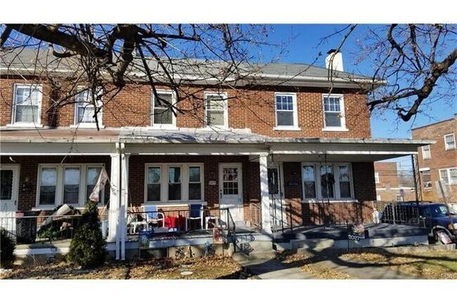 Building Photo - 2029 West Liberty St