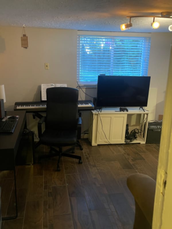 3577 Saybrook Ave Unit 5, Cincinnati, OH 45208 Room for Rent in