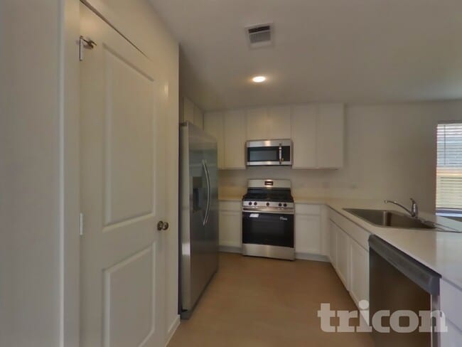 Building Photo - 3060 Dawn Sound Dr