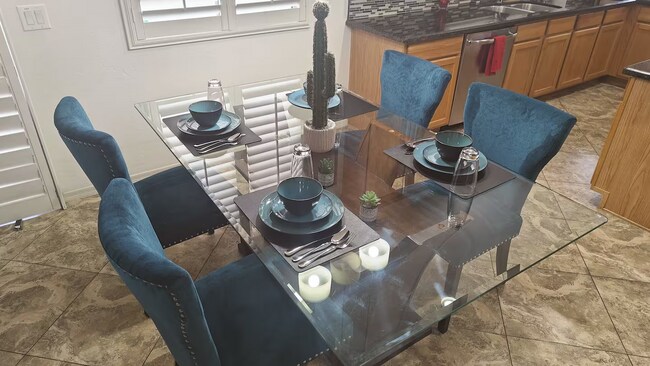Foto del edificio - 8566 W Cinnabar Ave