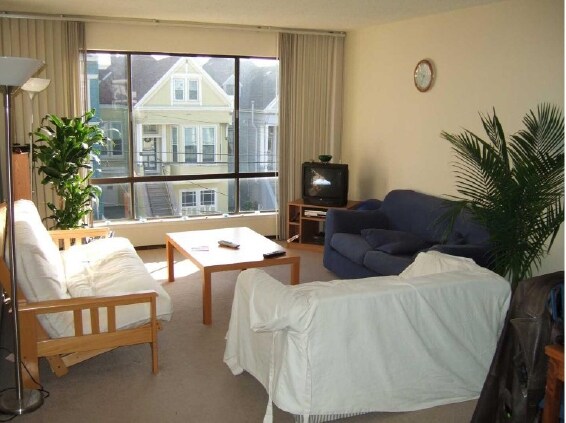 Living Room - 125 4th Ave