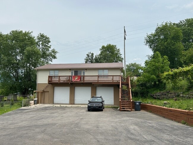 Building Photo - 237 Kingsley Drive