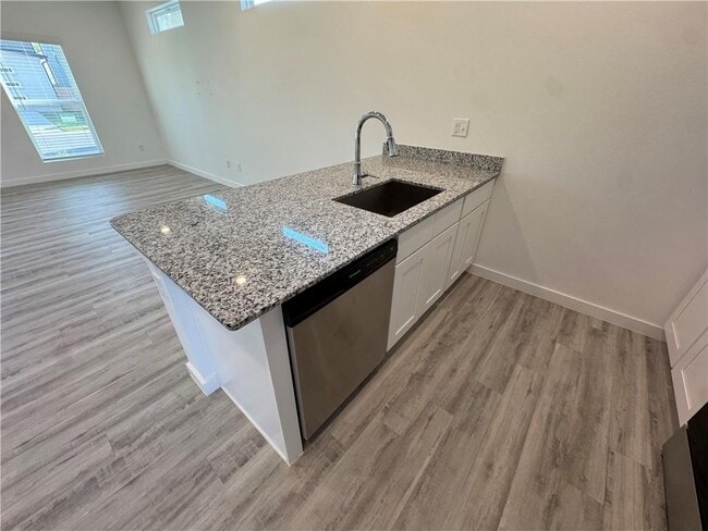 Building Photo - 910 Massachusetts Ave