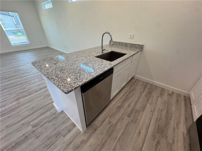 Foto del edificio - 910 Massachusetts Ave